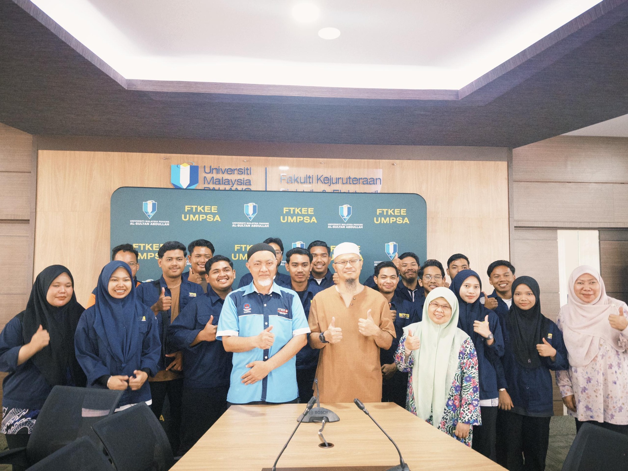 Lawatan Sambil Belajar oleh Program Diploma Teknologi Mekatronik (Sistem Kawalan), IKM Tan Sri Yahaya Ahmad ke FTKEE, UMPSA